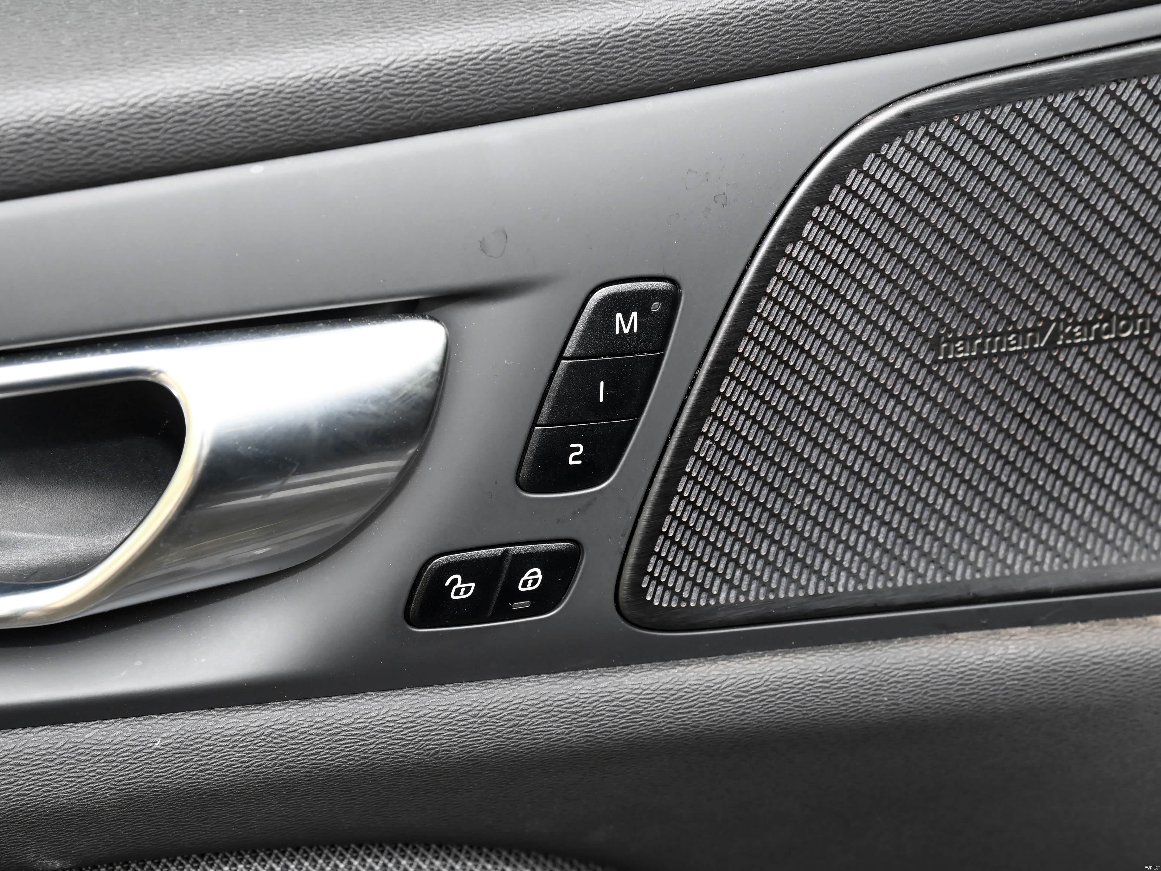 Vehicle gallery image